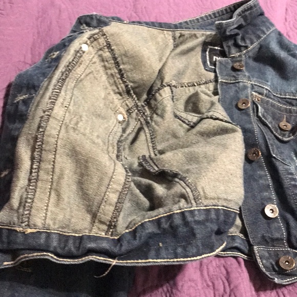 Jean jacket - Picture 2 of 3